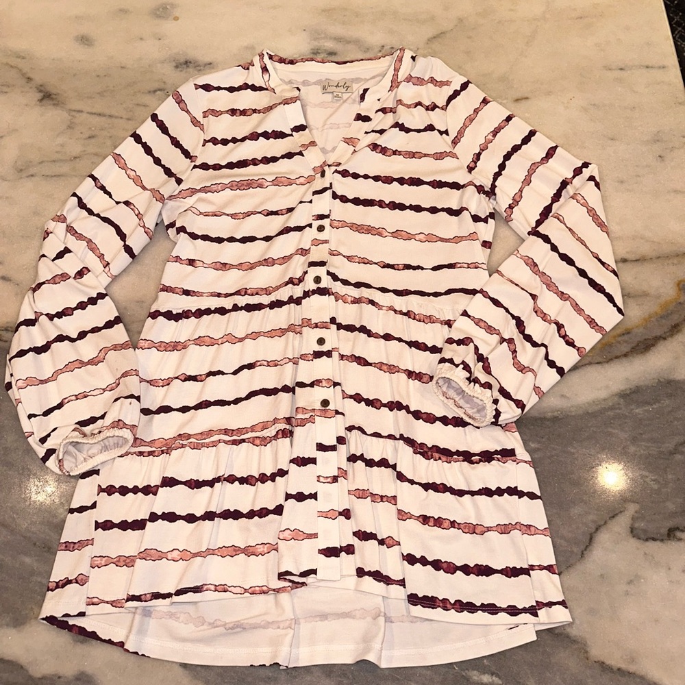 EUC Wonderly Striped High‎ Low Button Up Long Sleeve Shirt Size Medium - Picture 2 of 10
